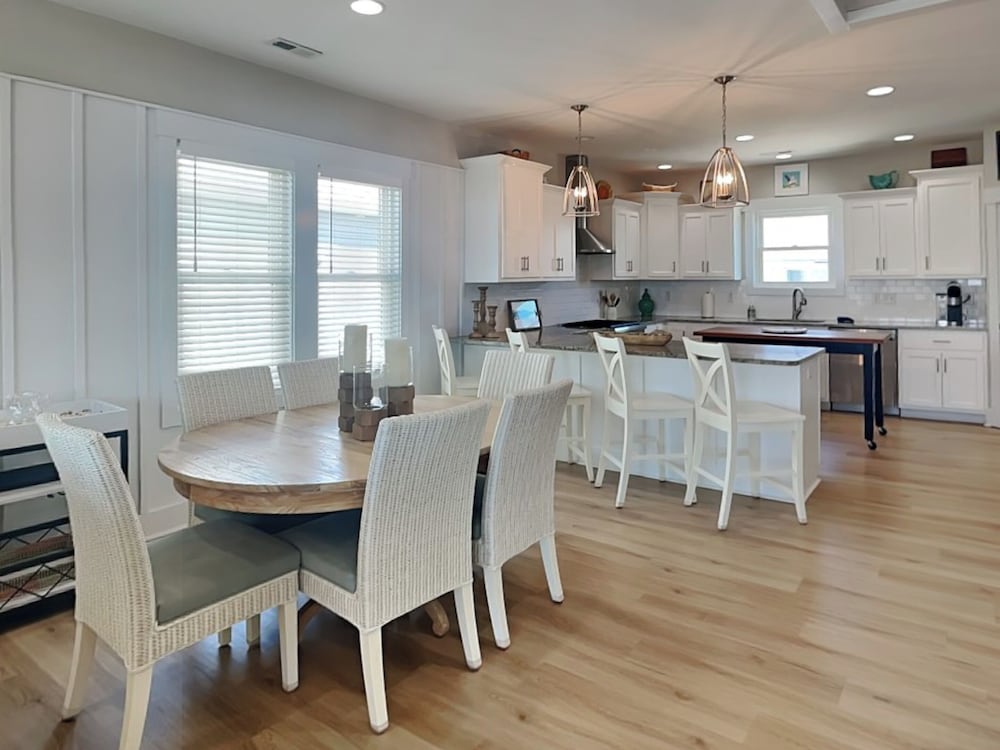 Queens Grant by Topsail Realty