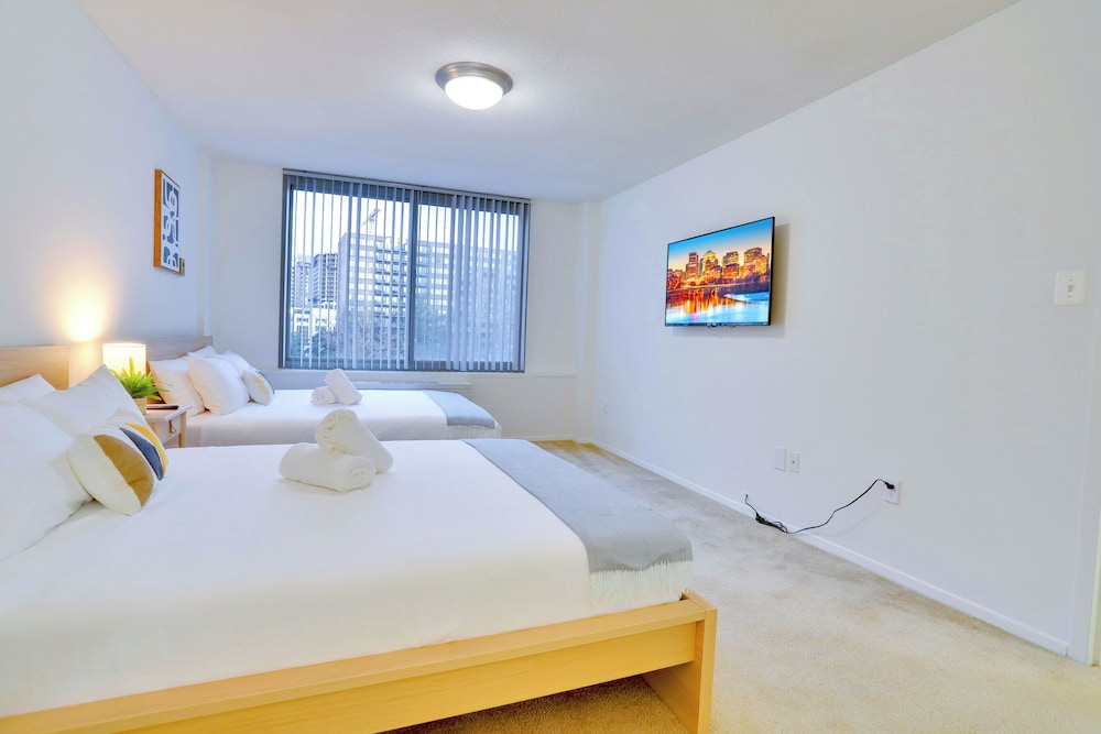 Prime Crystal City Apartments