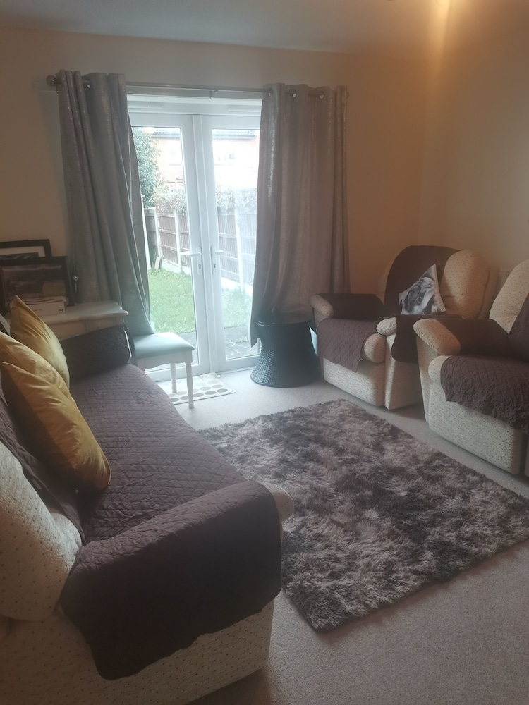 Beautiful 1-bed House in Manchester view 4