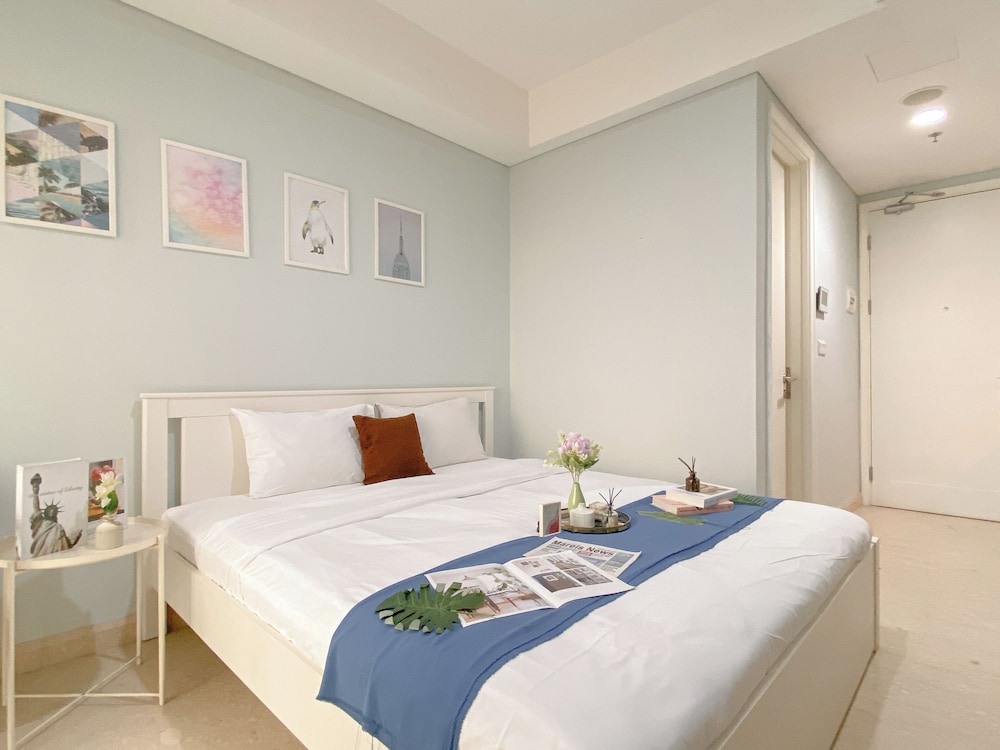 Pleasant Studio Room At Gold Coast Apartment