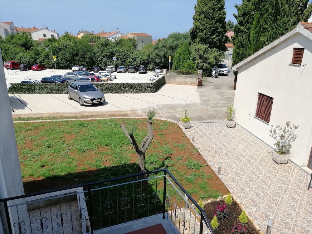 Photo 46