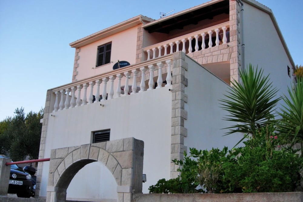 A2 - apt Near Beach With Terrace and the sea View view 4