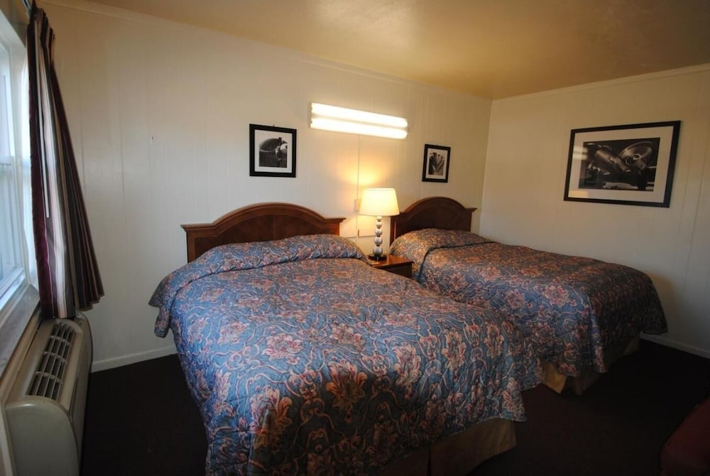 Lee High Inn