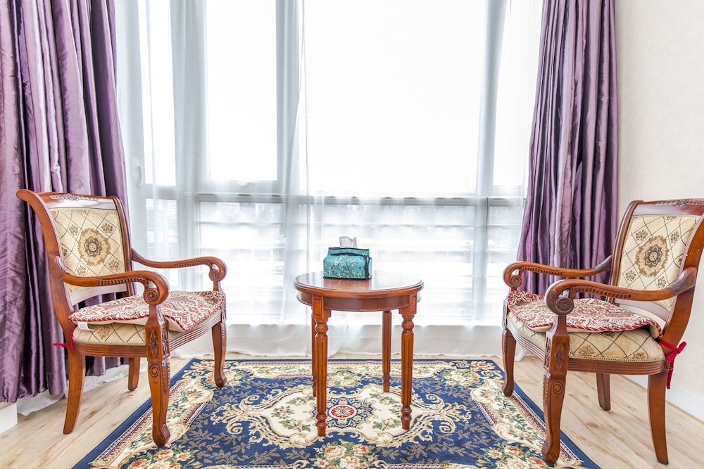 Lacasa Service Apartment