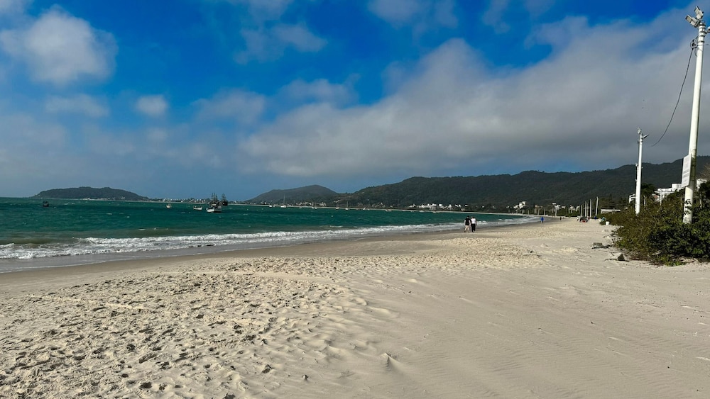 Casa Aconchegante a 100 metros da praia