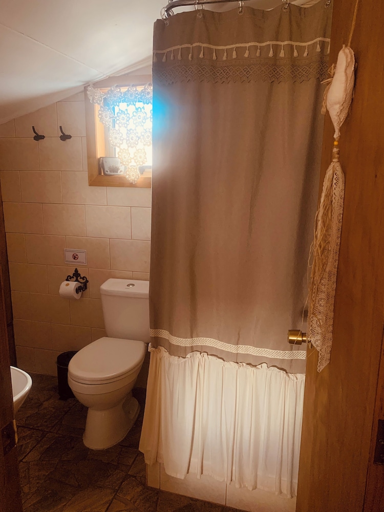 Hostal Lago Cóndor