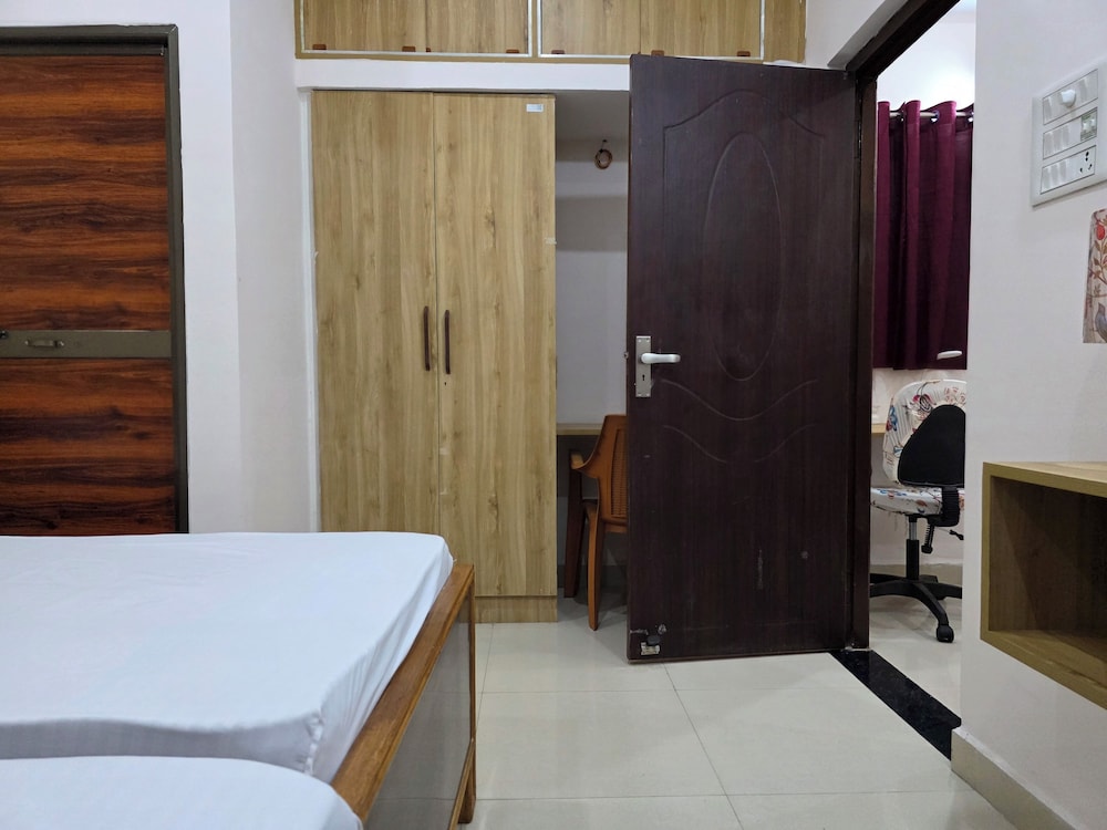 Narayans Residency