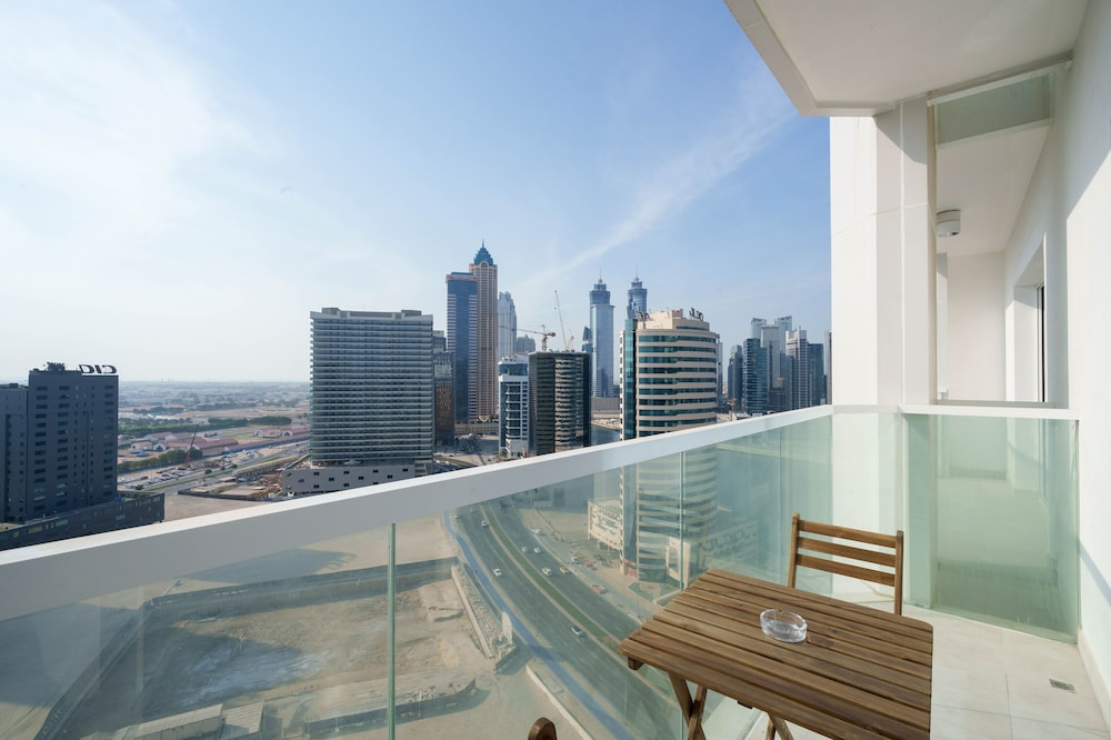 Lux BnB I AG Tower I Canal Views