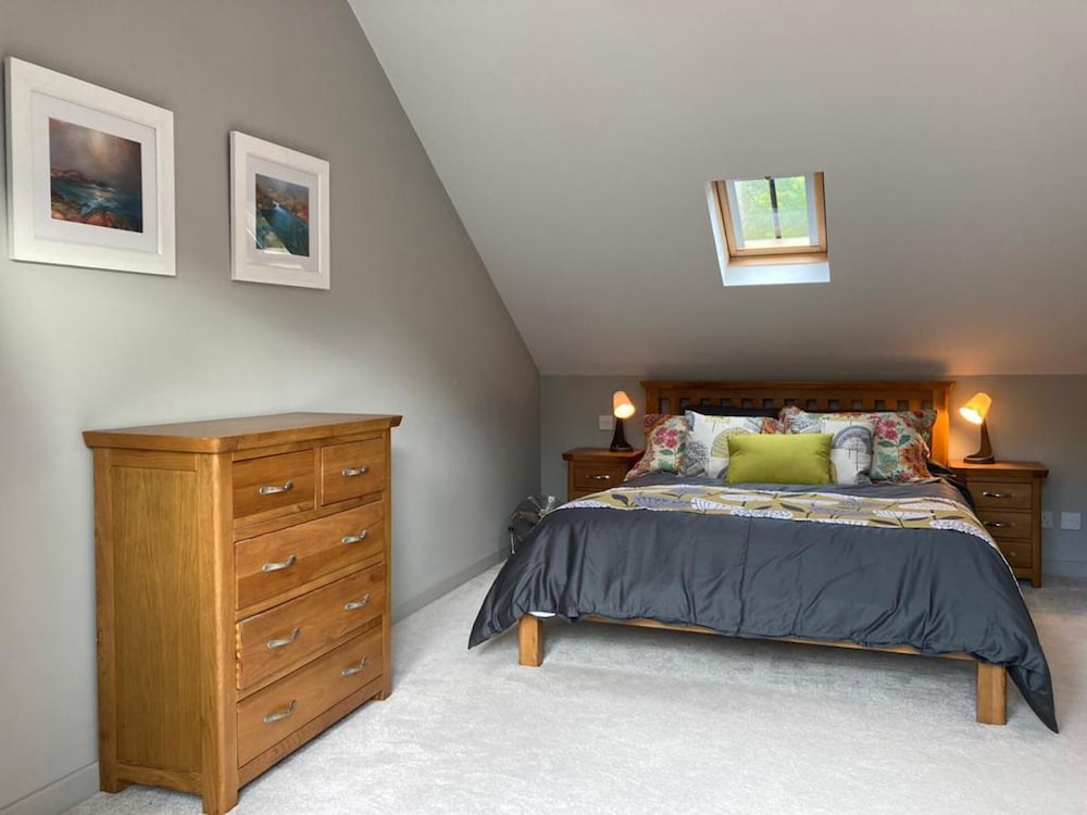 Lovely Riverside Perthshire Flat - Sleeps 8 view 3