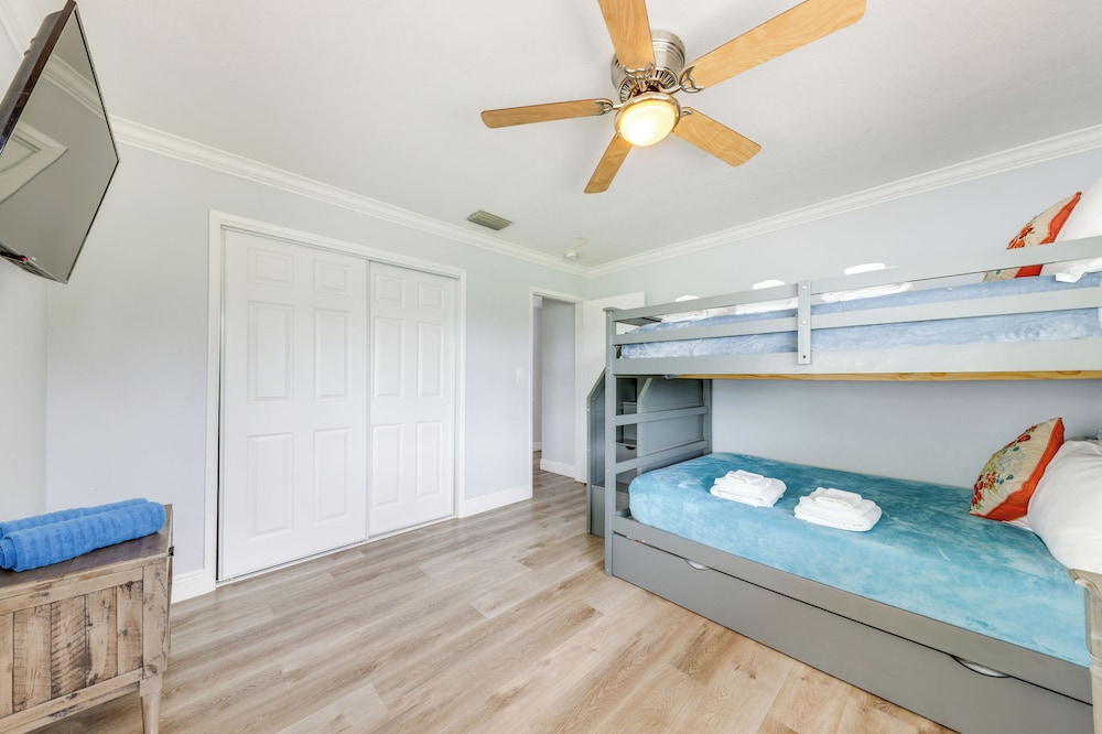 4 Mi to Ocean: Family Getaway in Pompano Beach!
