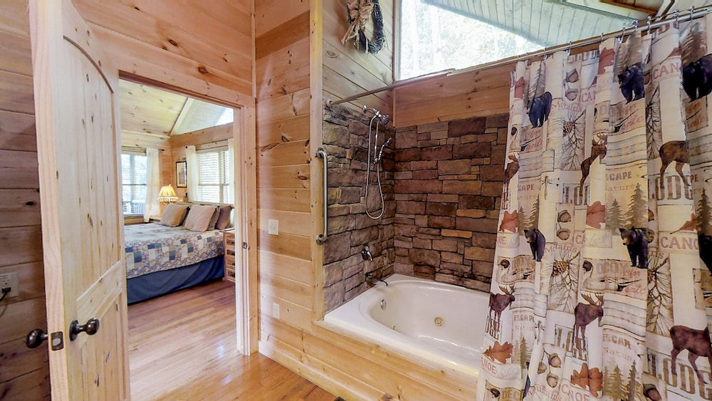 Always Kiss Me Goodnight 1 Bedroom Cabin by RedAwning