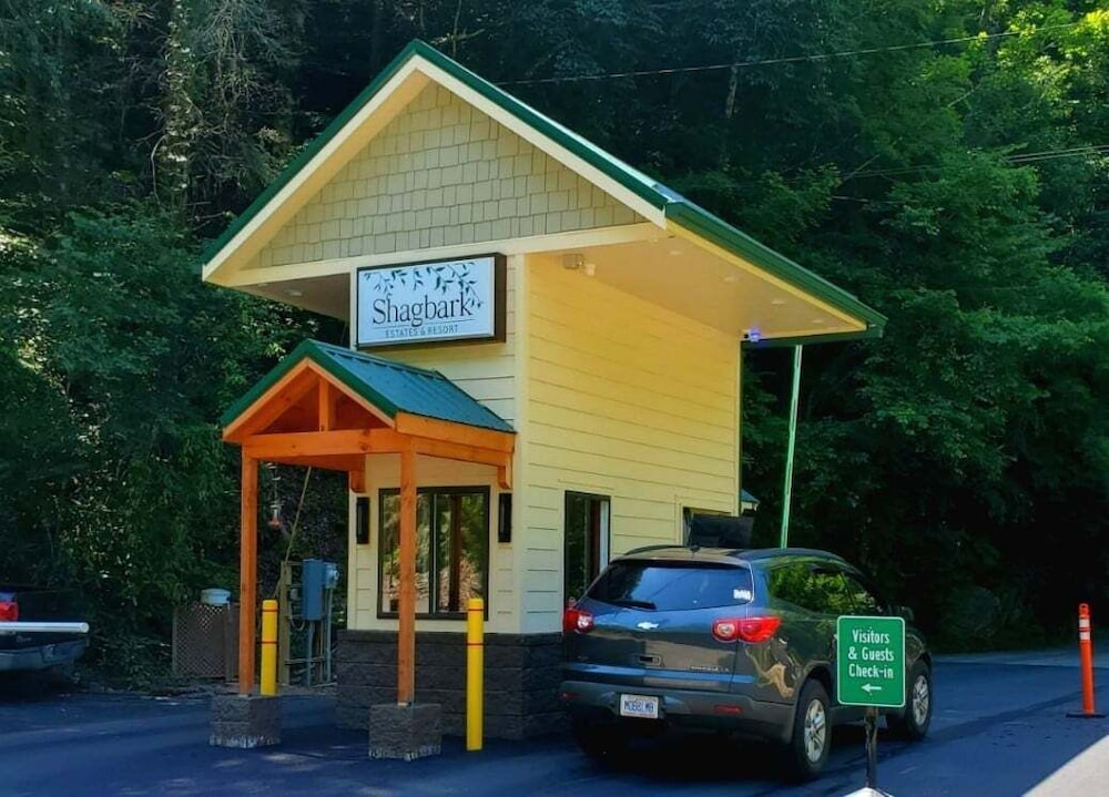 Creekside Retreat 3 Bedroom Cabin