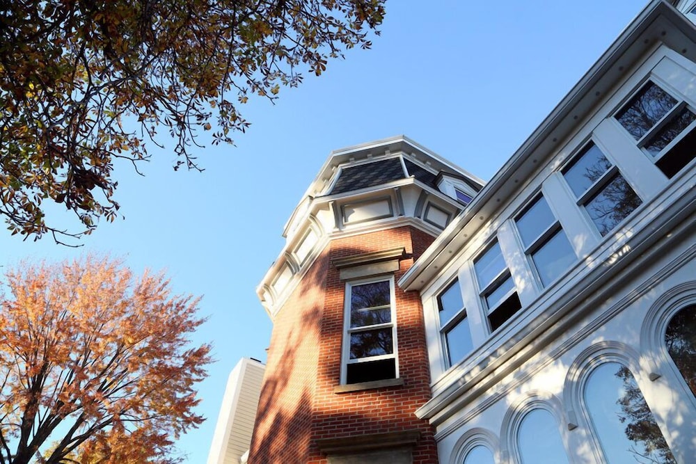Steele Mansion