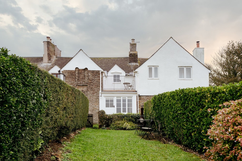 Pear Tree Cottage in South Milton