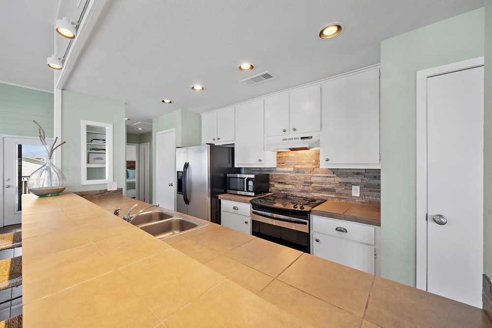 Maree by the Sea by Ryson Vacation Rentals