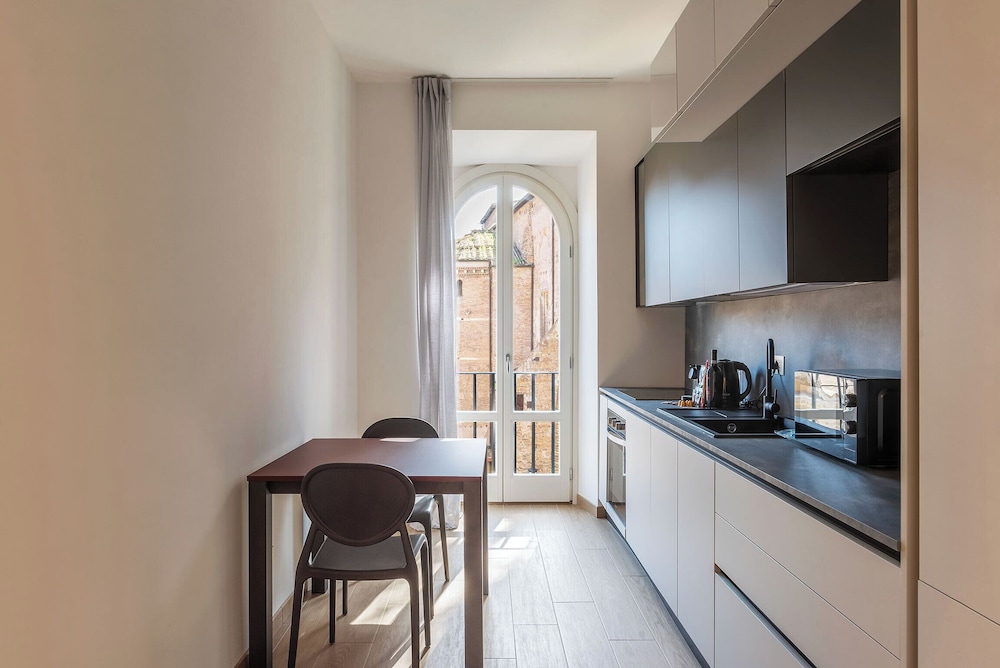 JOIVY Cavour 238 en Rome