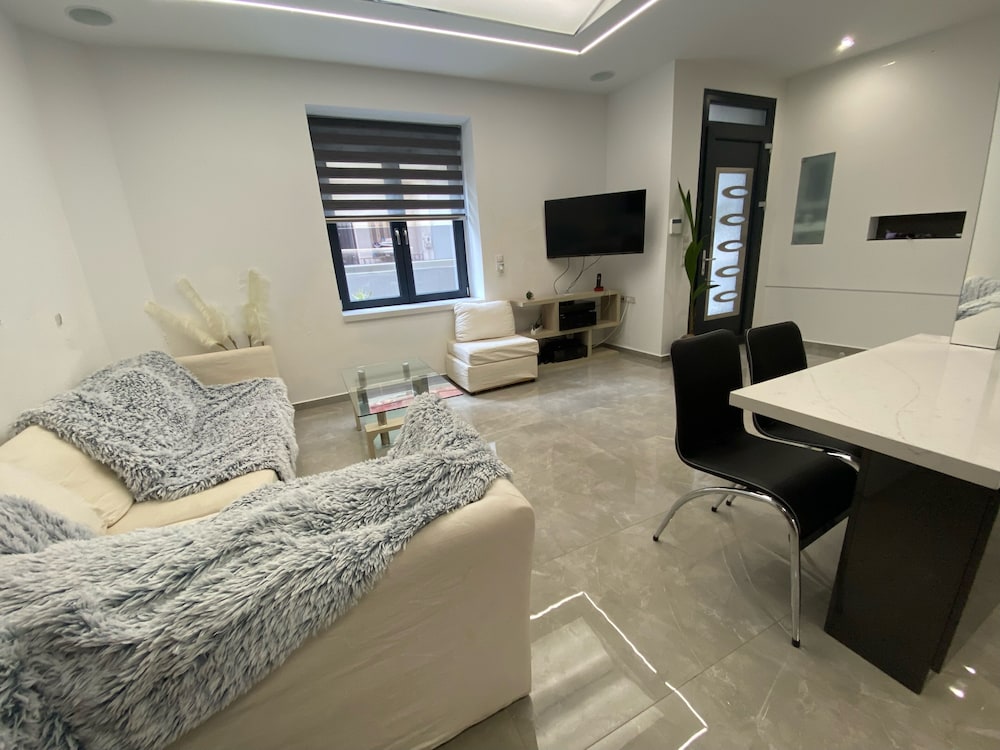 Modern Villa in Heraklion City Center, Crete view 5