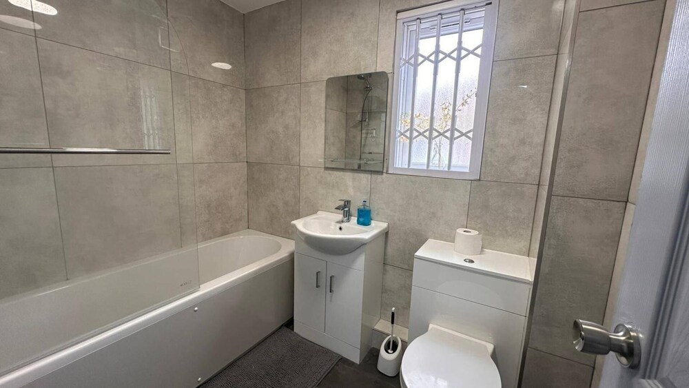 Apartment - Sleeps 4 - City Base - District Line