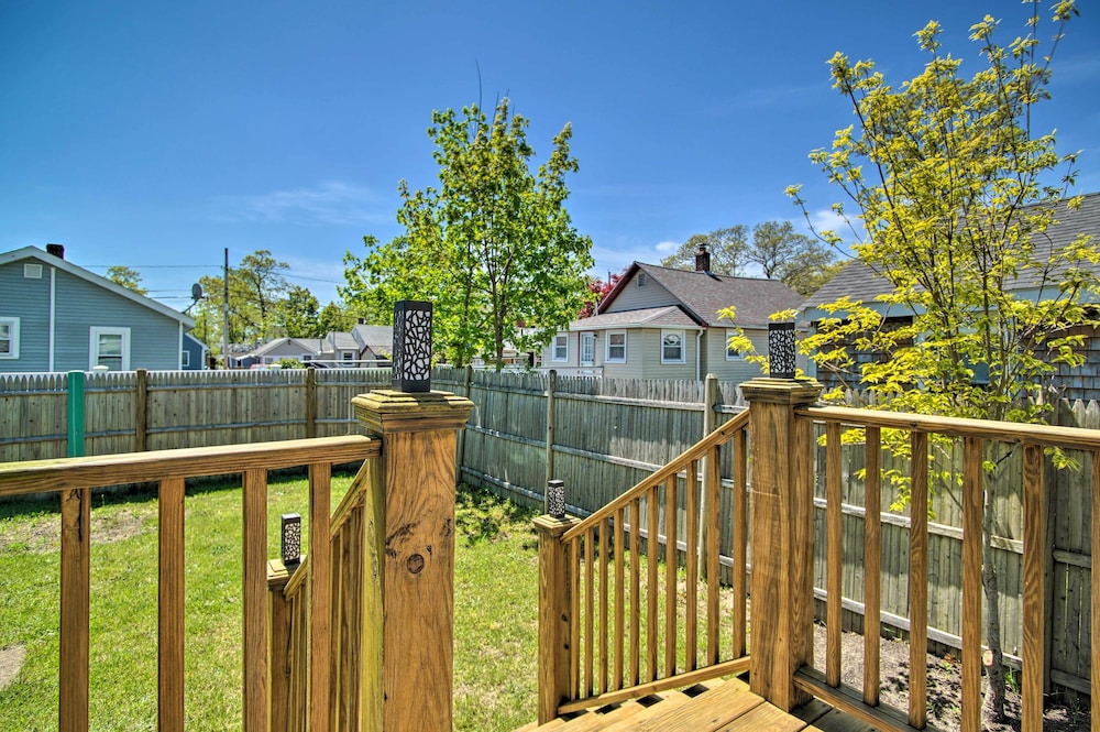 Wareham Cottage w/ Deck, Walk to Swift's Beach