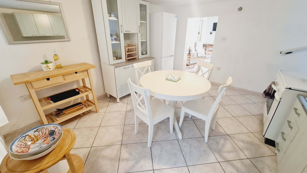 Ambra House