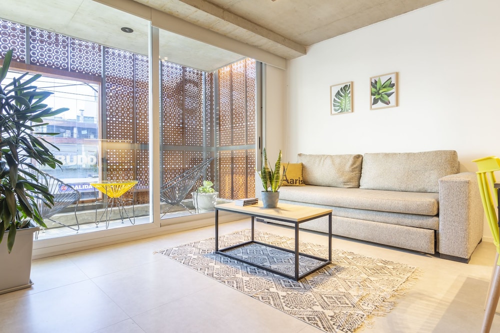 Floralis Suites by Be Local