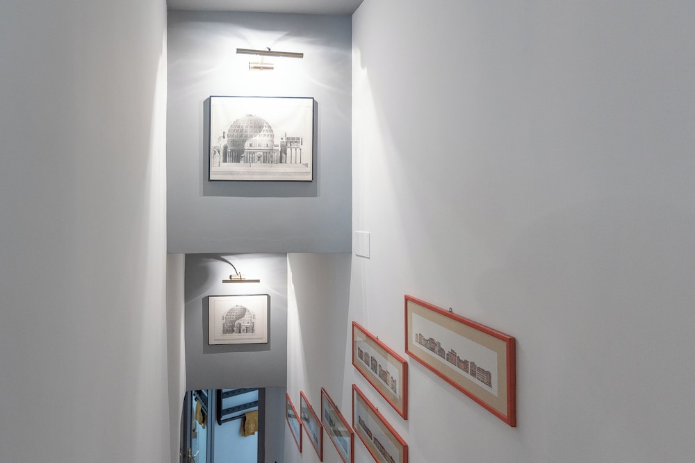 Pantheon Apartment