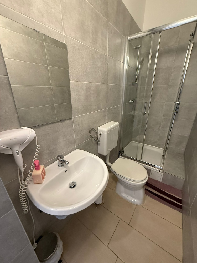 Smart 2BR Apt Close to Westbahnhof