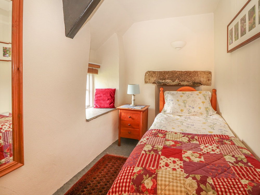 Churchgate Cottage view 5