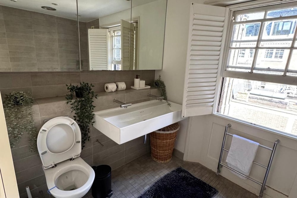 Covent Garden House, 4-bed, Sleeps 10