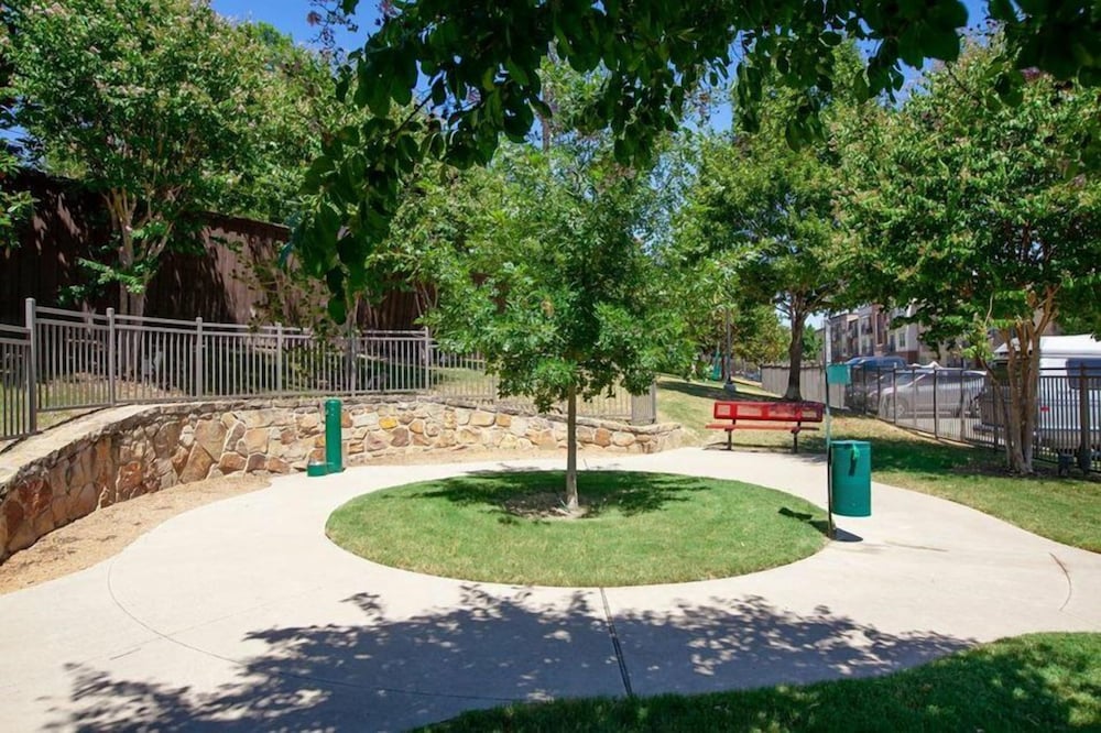 Landing Apartments - North Dallas