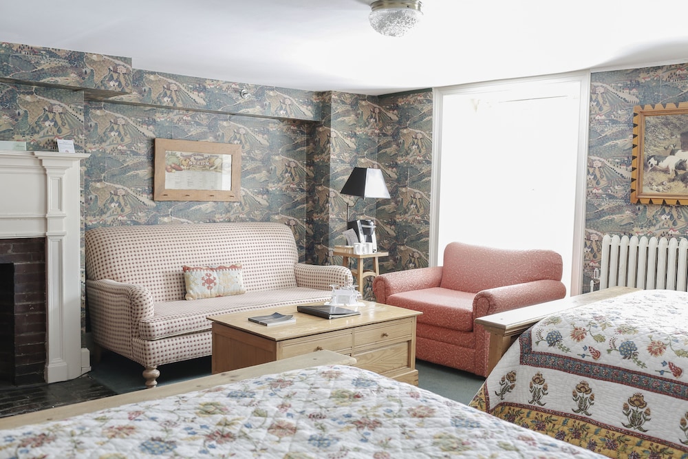 Beekman Arms and Delamater Inn