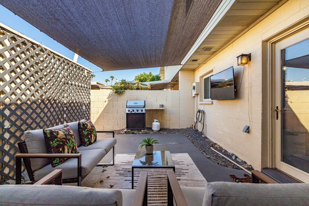 Walk to Old Town & Giants Stadium! Unit w/ Pool
