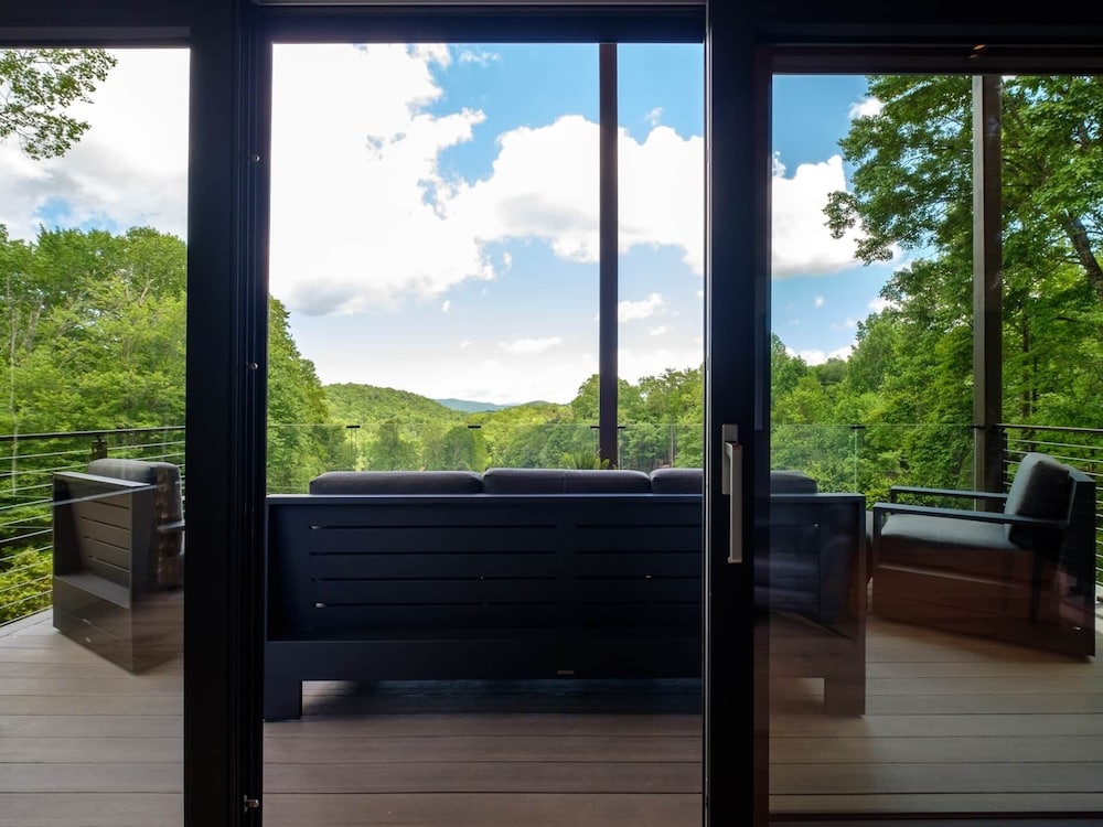 Luxury Home - The Retreat House