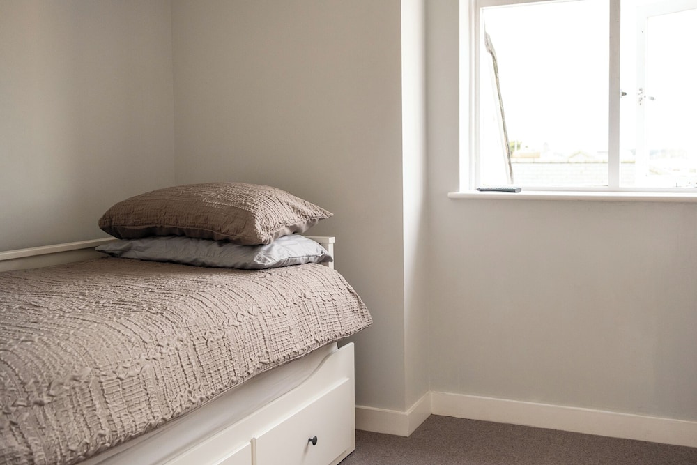 Stunning High Street Loft in Cheltenham