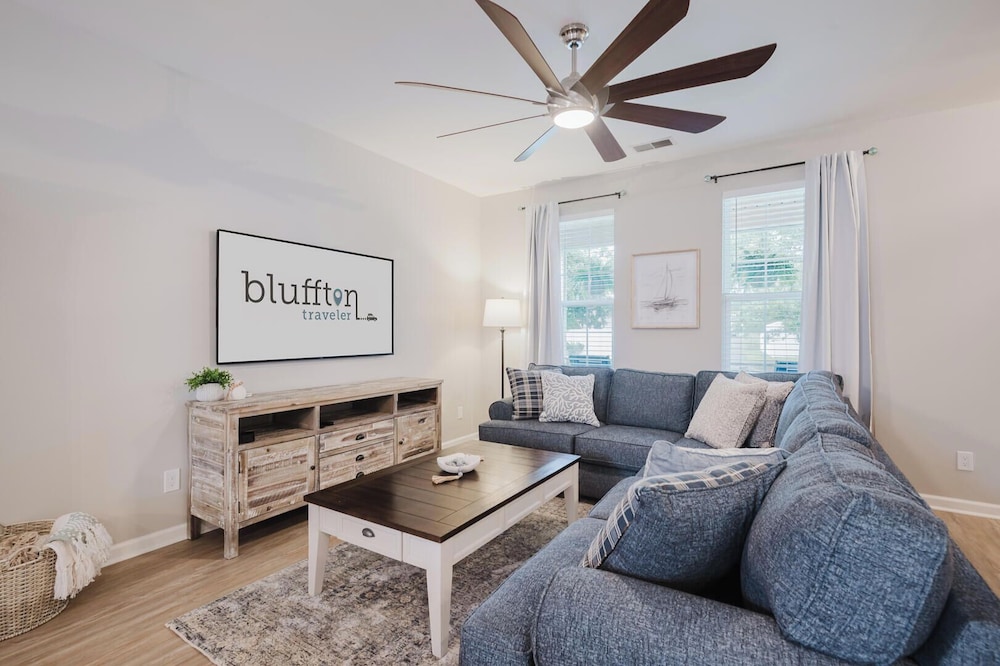 Lowcountry Lodge! In the Heart of Historic Old Town Bluffton SC