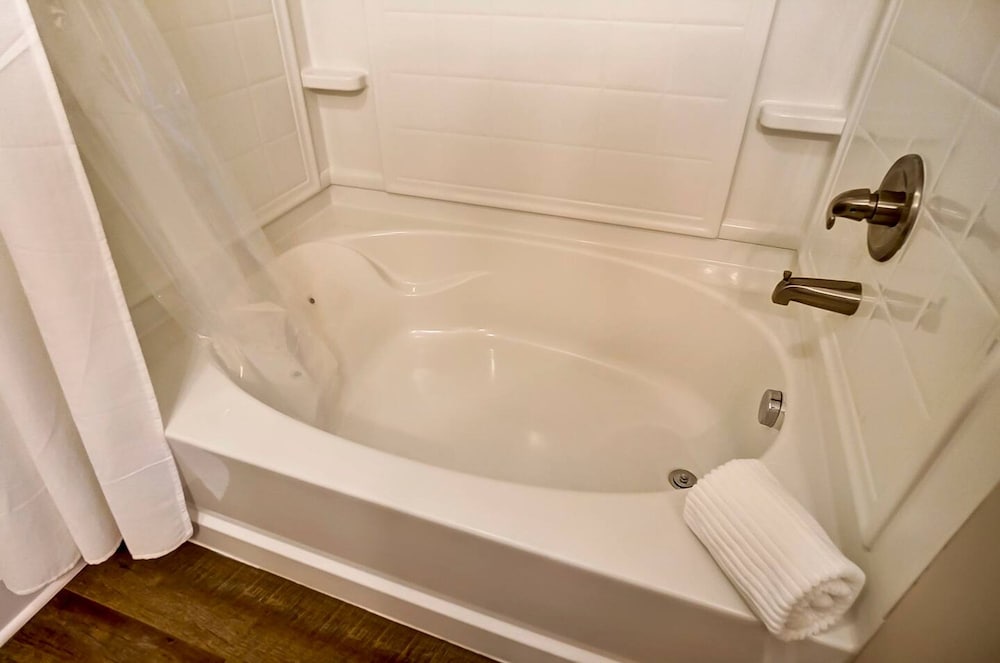 King Bed Top Floor Washer Dryer Balcony Wifi