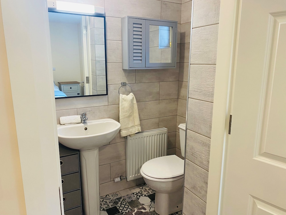 Brand new 2 Bedroom Home Overlooking Kenmare Bay Estuary