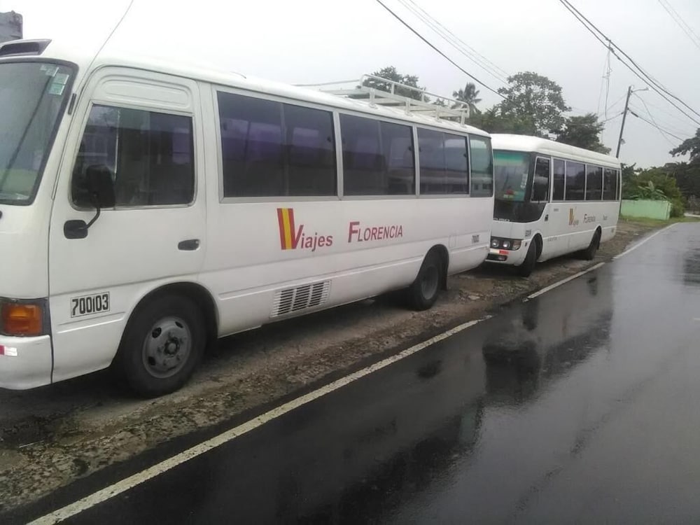 Express Inn Panama International Airport Hostel
