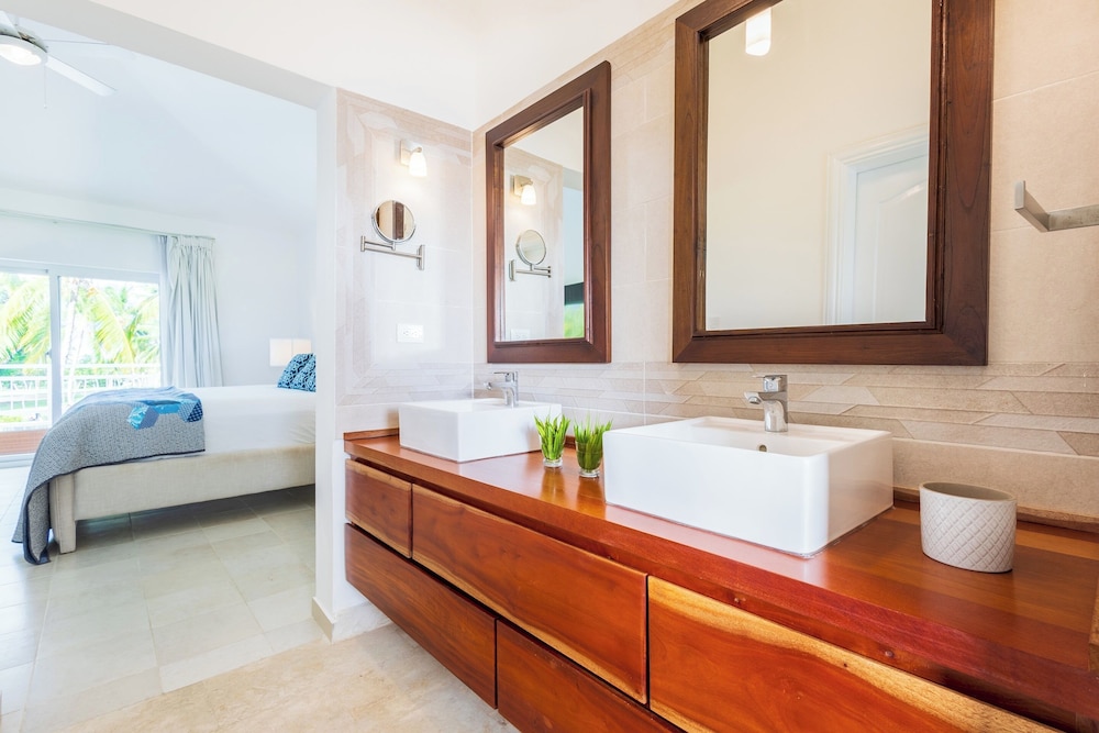 Villa Buganvilla 252 - 4BR Pool Jacuzzi Golf