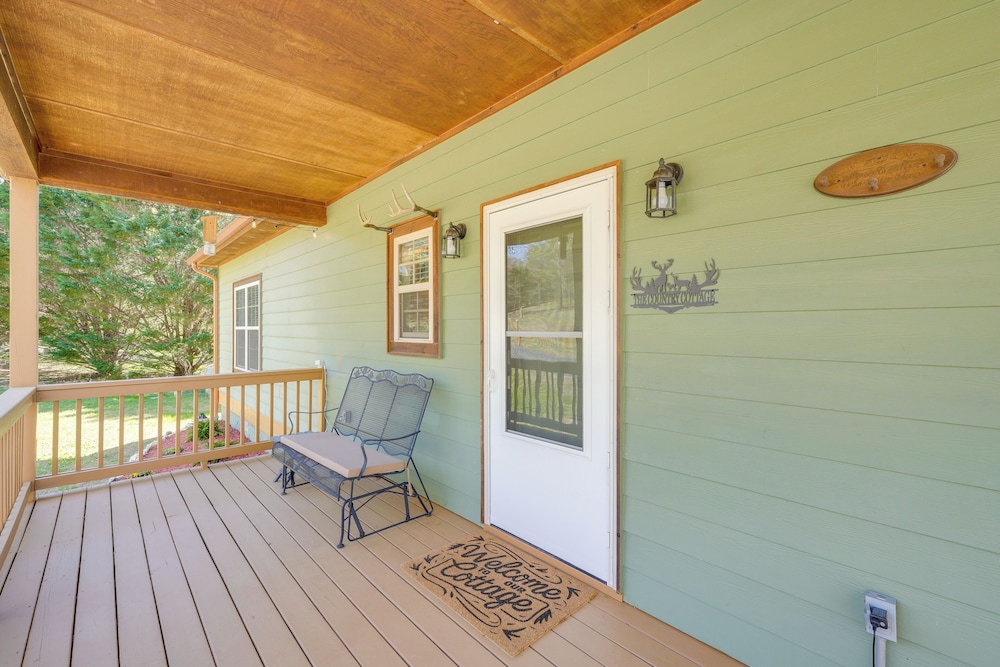 3 Mi to Hiawassee: 'berry Cute Country Cottage'