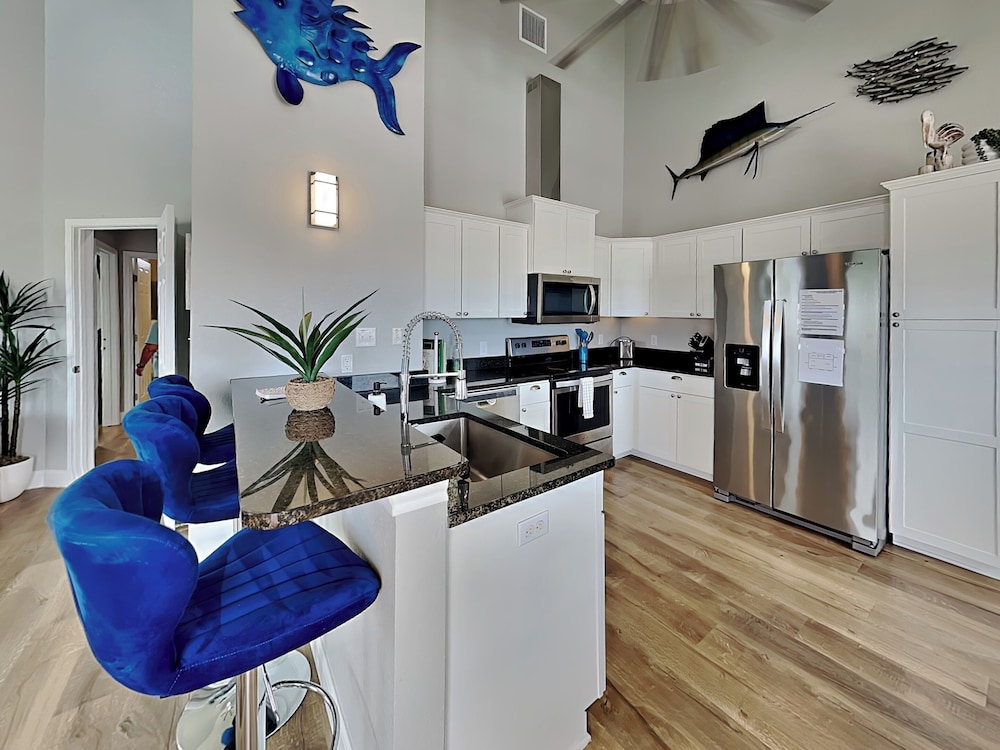 Inn at Turtle Cove by Miss Kitty’s