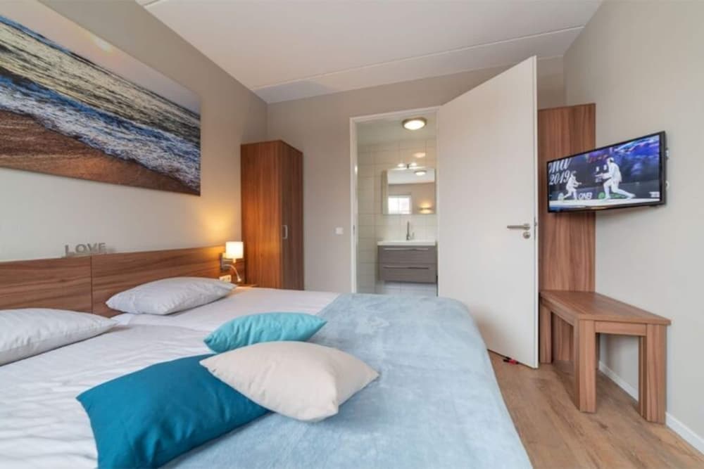 Holiday Home in Zeeland With Sauna view 4