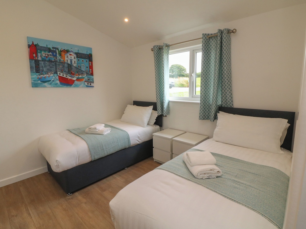 Cove Lodge