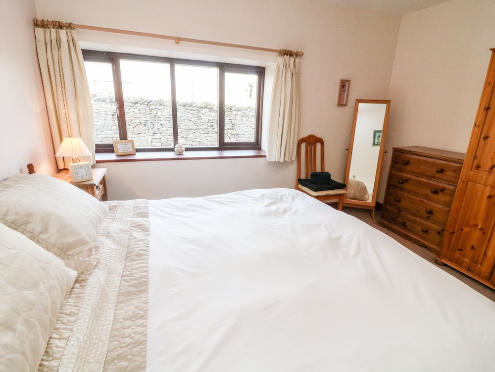 Old Byre Cottage view 4