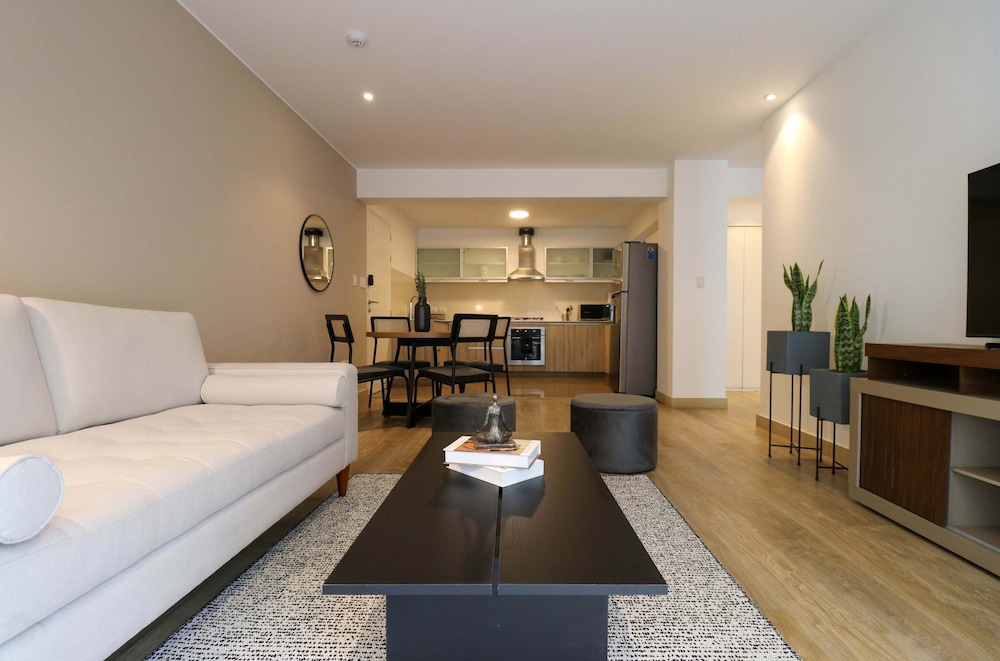 w Stunning 1BR Near Malecon in Barranco