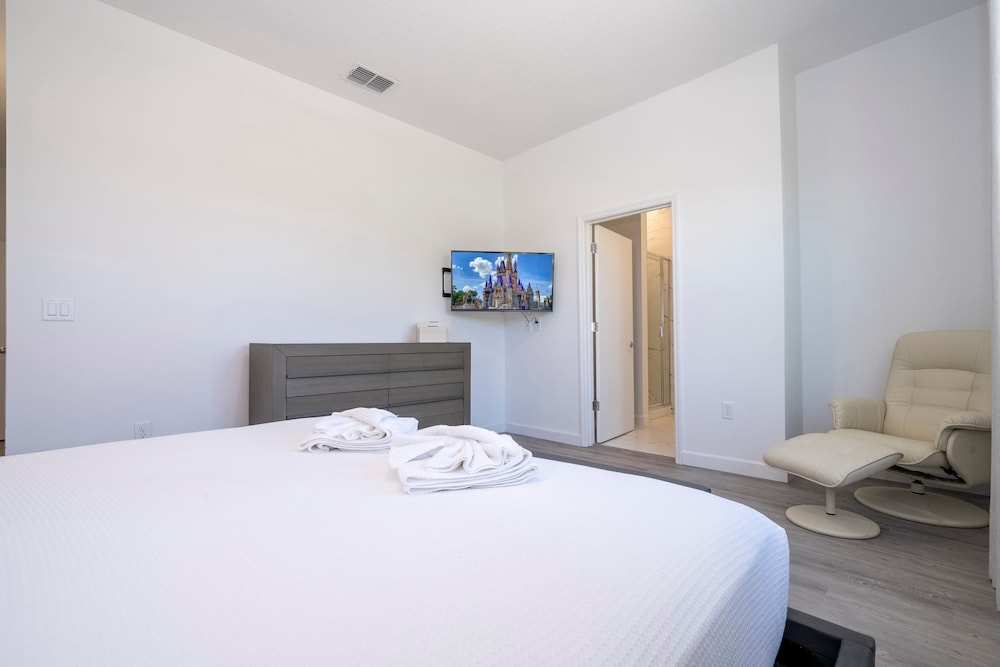 Brand new 4 Bed With Loft Villa for all