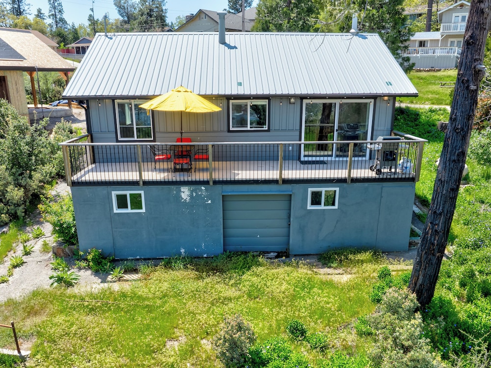 Modern 2bd Cabin With Stunning Views of Bass Lake view 5