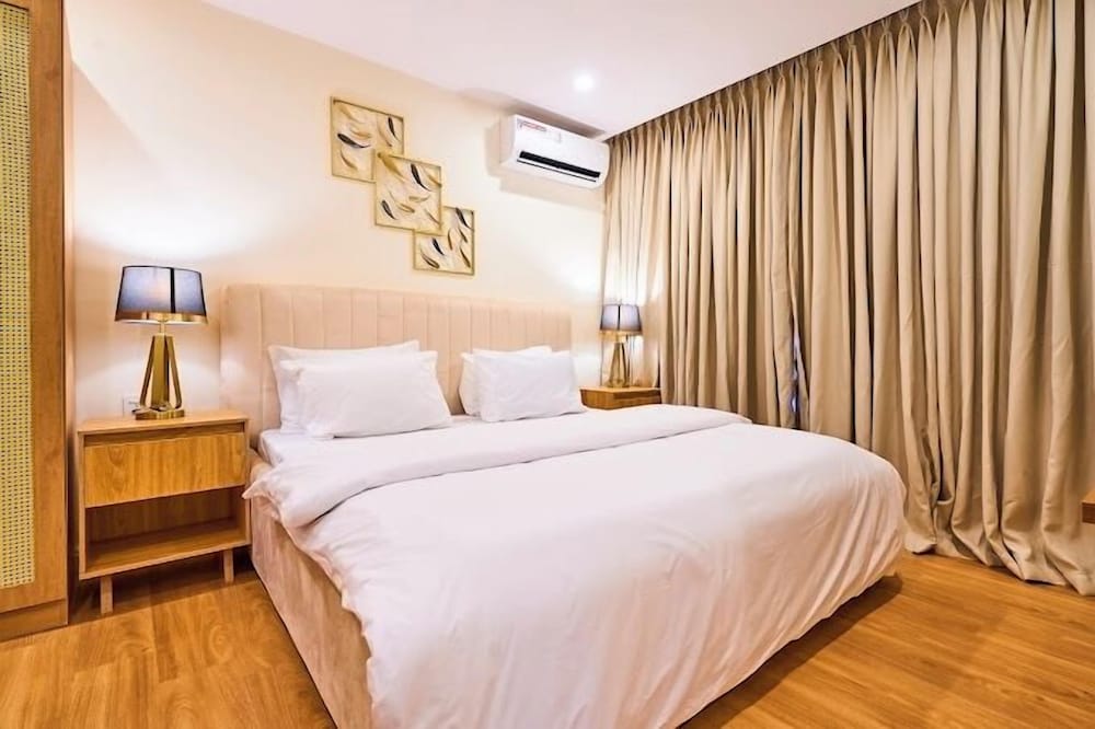 Hillview Apartments