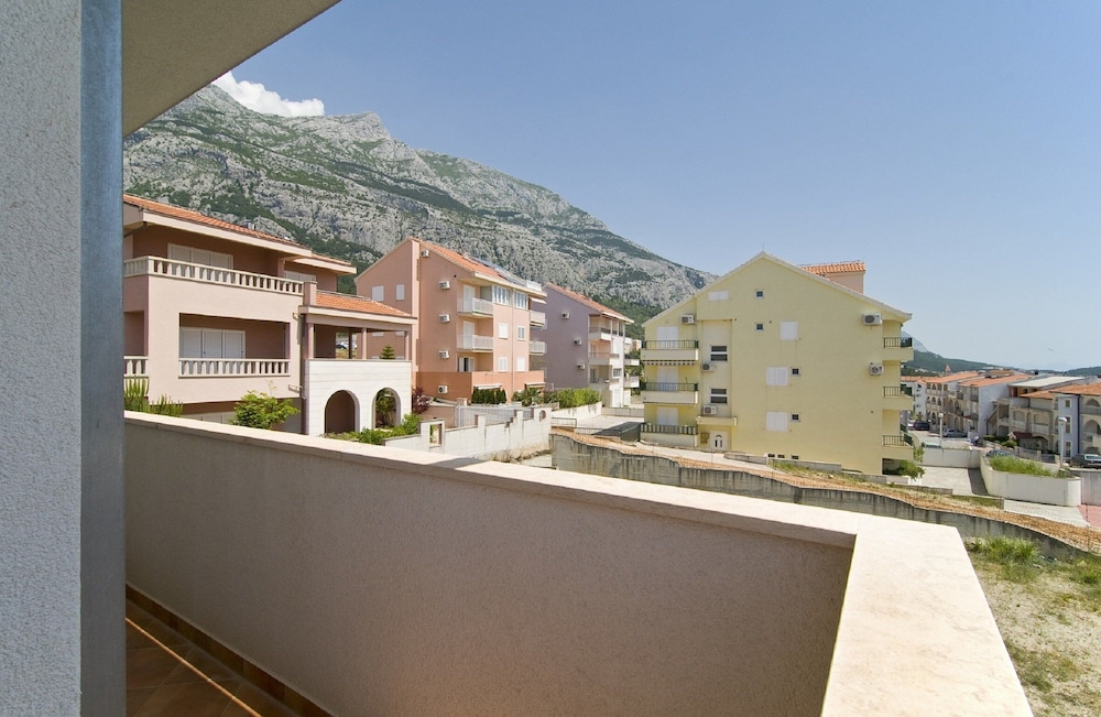 Apartment Dani view 3