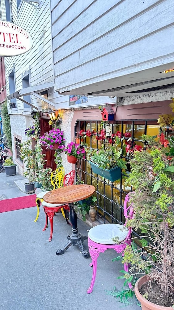 Rose Bouquets Otel - Image 34